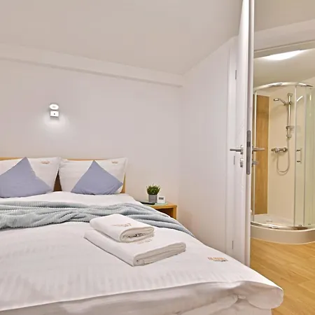 Sunset - La Mare - Goscinne *